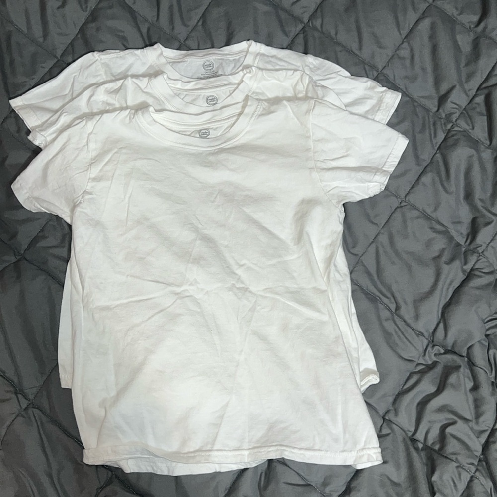 3 white wonder nation t-shirts size 10
Like new condition